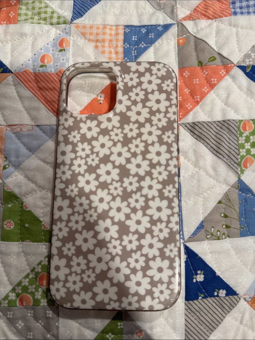 Daisy Print Phone Case - Taupe and White Floral